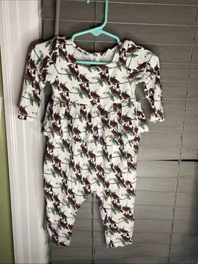 kate quinn Bamboo White Romper with Red Cardinal & Green Leaf Print 6-12 months